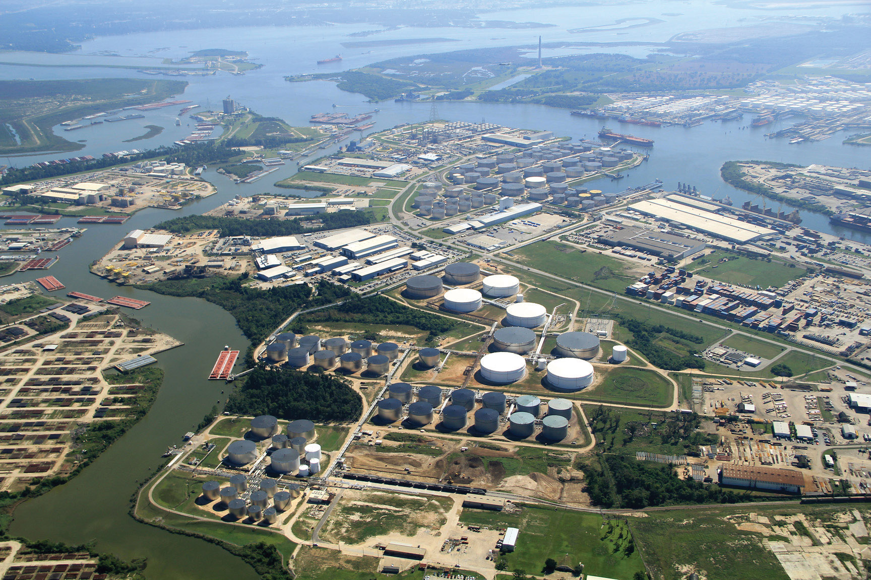 064C-19XX-HoustonFuelOilTerminal.jpg